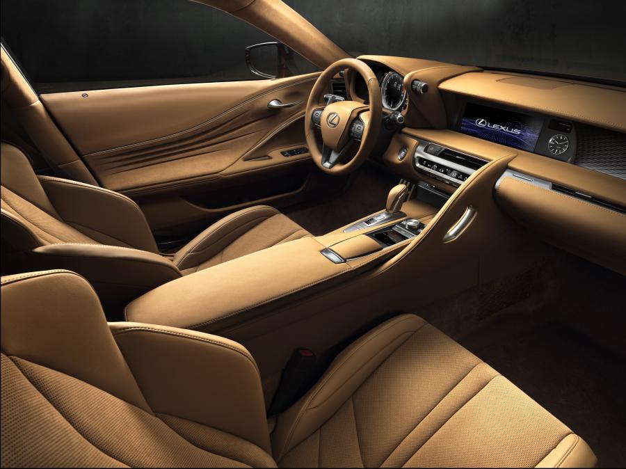Интерьер Lexus LC500 2016 года  (фото 20 из 74)